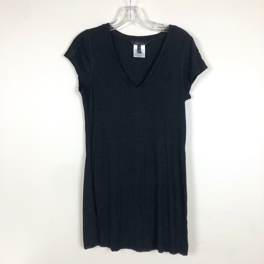 BCBG MAXAZRIA Black v neck short sleeve ribbed long tee